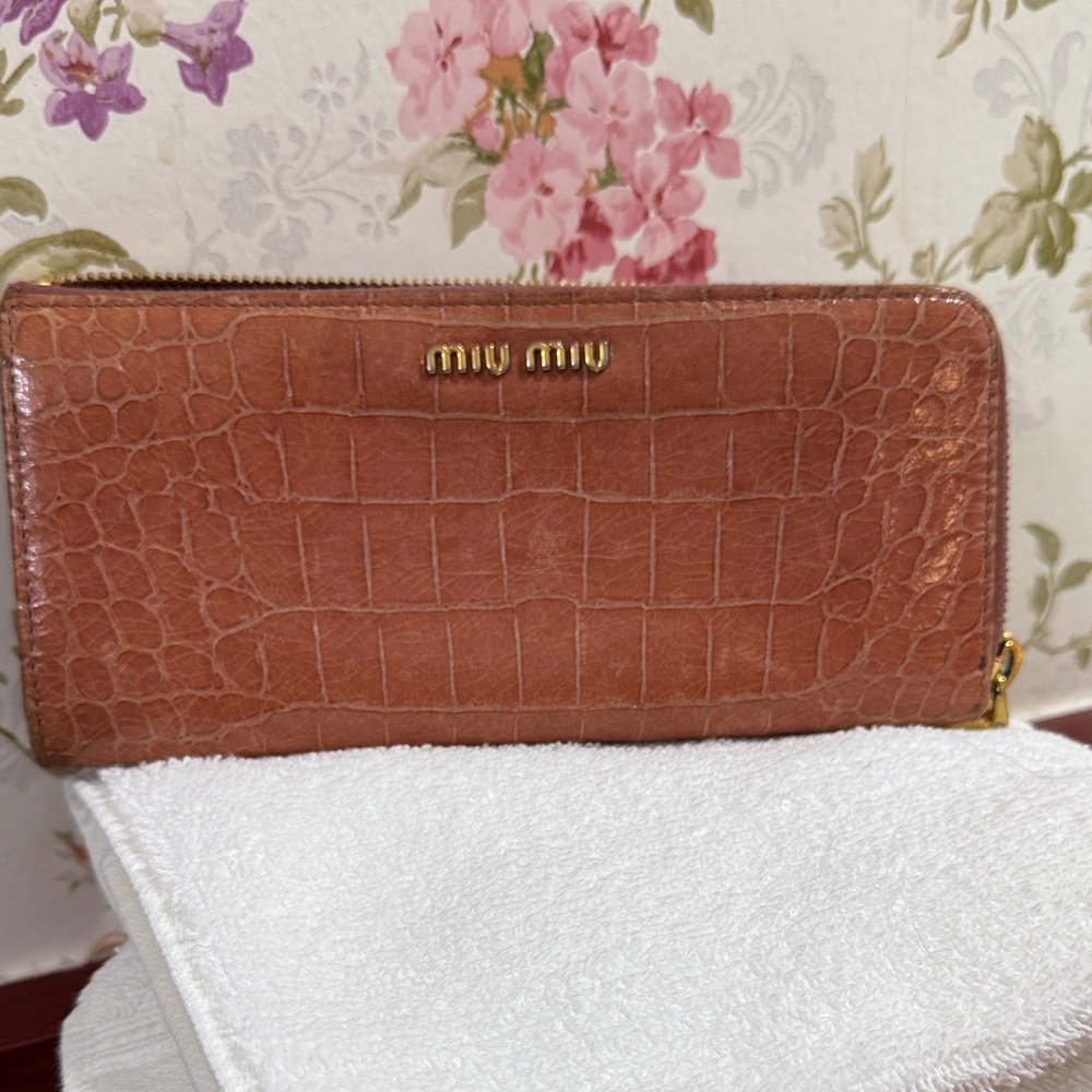 Miu Miu Pink Salmon Croc-Leather Wallet
